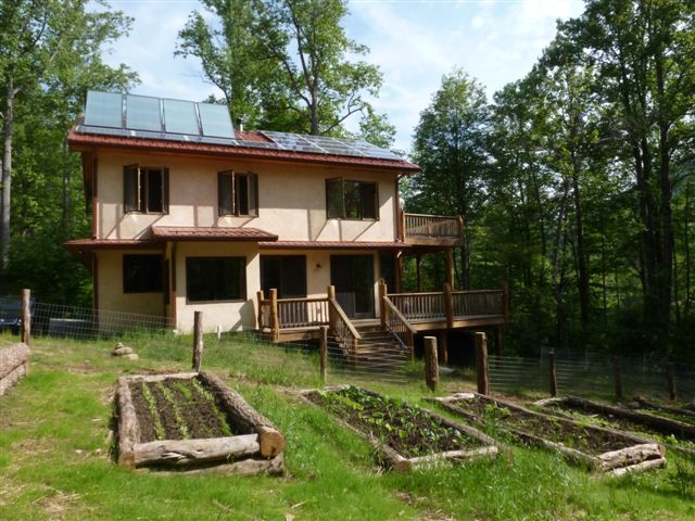 Solar-Home-in-Hickory-Nut-Forest1.jpg